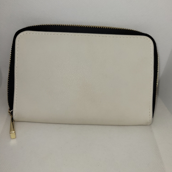 Daisy By Marc Jacobs Faux White Leather Zip Up Wallet Pouch - Picture 6 of 14